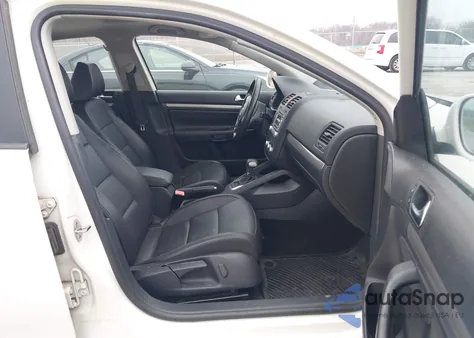 2010 Volkswagen Jetta Limited Edition/Se/Sel from USA, damaged, VIN 3VWRZ7AJ7AM143004